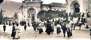 2184- Bone - Sortie de l'Eglise2 - 1913